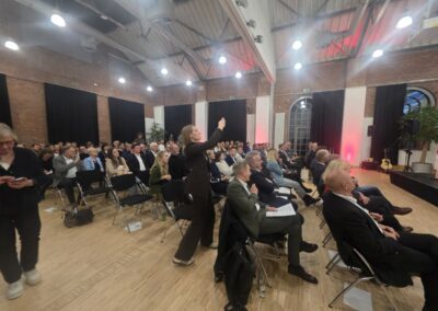 Die Spannung im Saal ist mit Händen zu greifen
