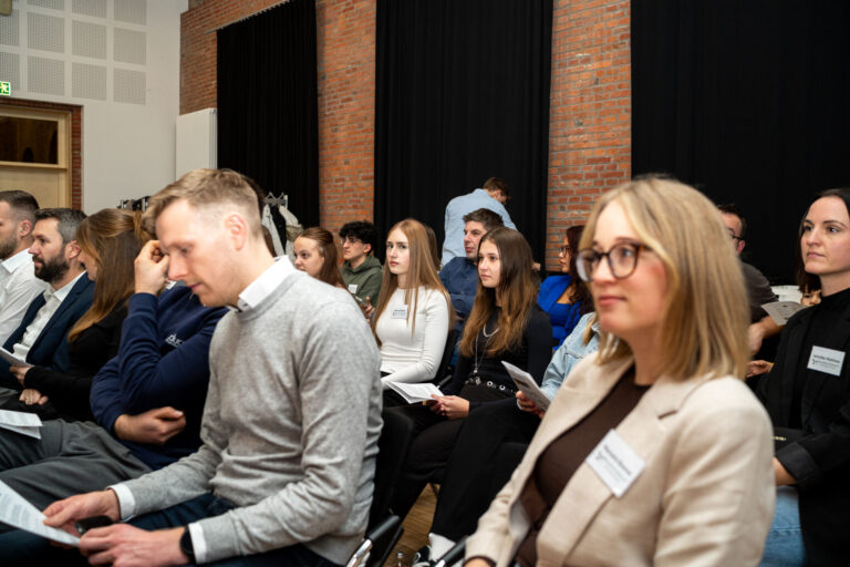 Publikum im Festsaal des Gründerpreis Nordwest