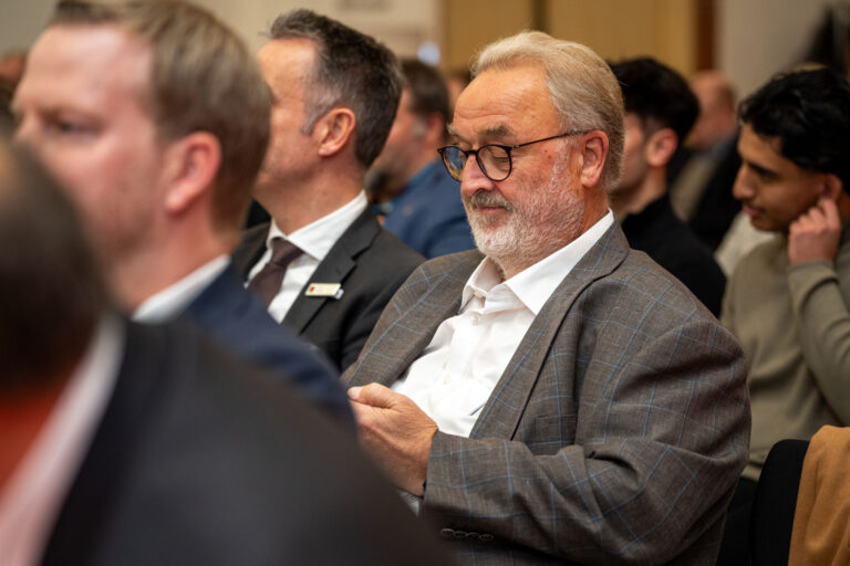 Publikum verfolgt die Preisverleihung des Gründerpreis Nordwest