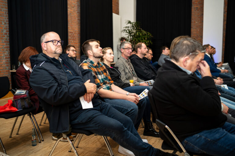 Jury und Sponsoren im Saal des Gründerpreis Nordwest